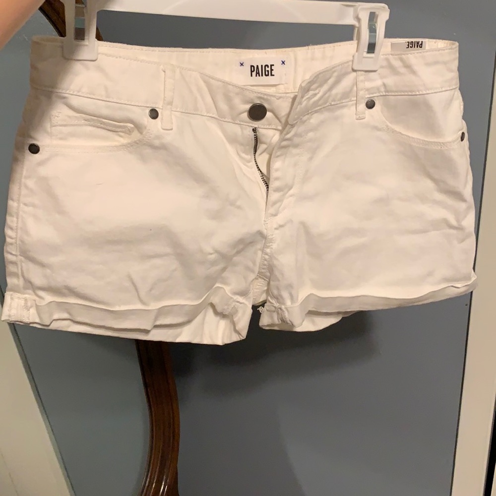Your perfect summer white shorts